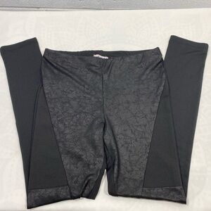 Dex leggings with leather and ribbed look front​​​​​​​​​